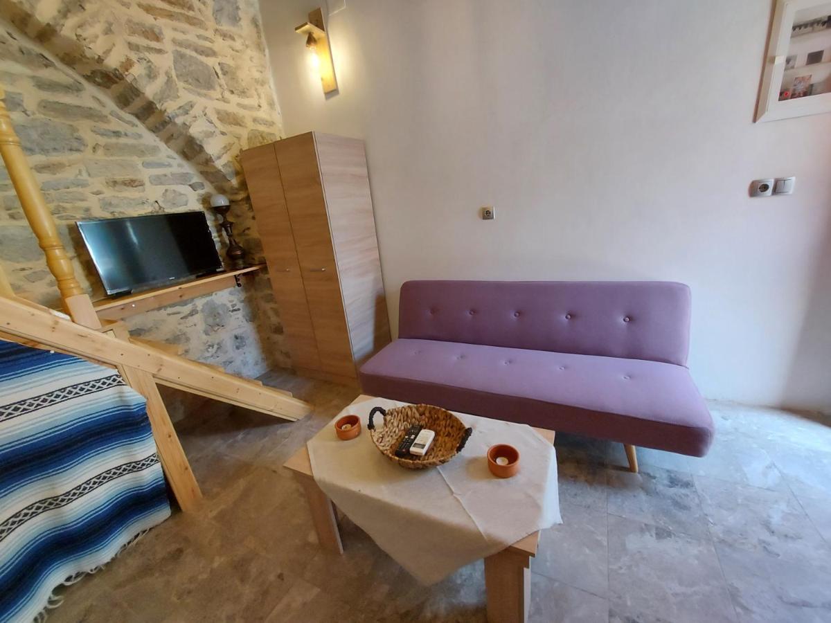 Ήλιος Πατσακης Apartman Szími Kültér fotó